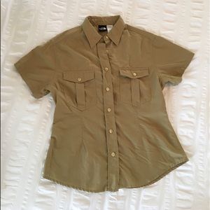 North Face women’s outdoors shirt sz M EUC